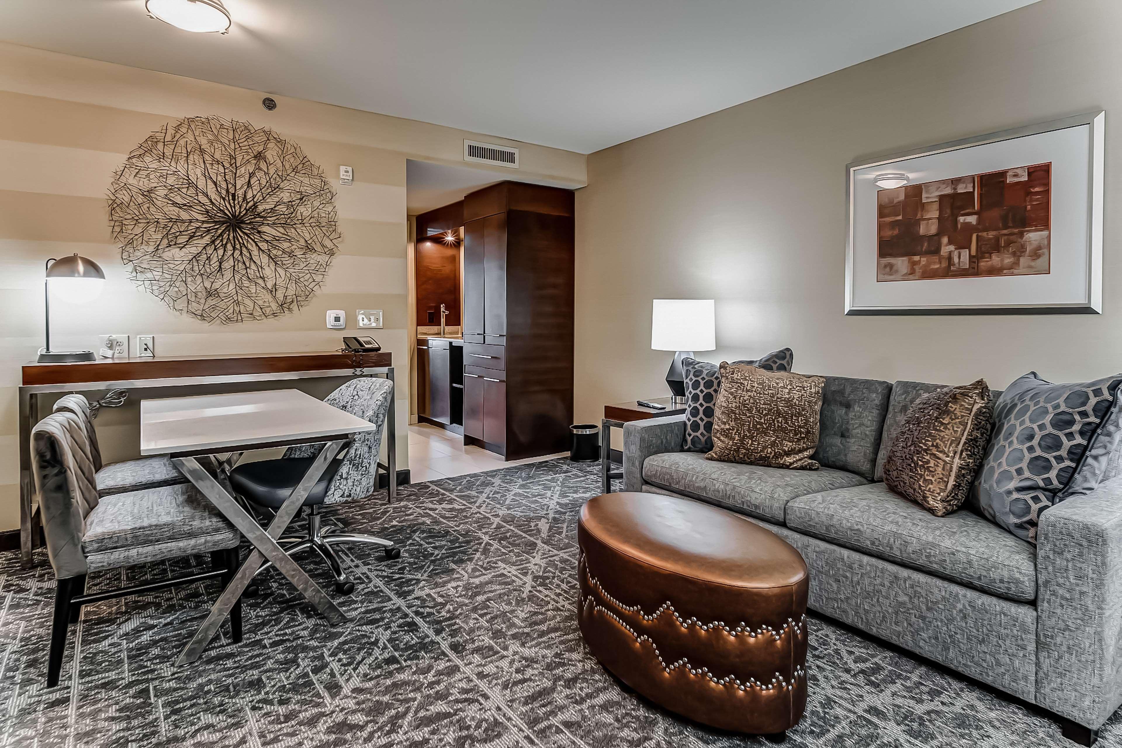 Embassy Suites Atlanta - Kennesaw Town Center Екстер'єр фото