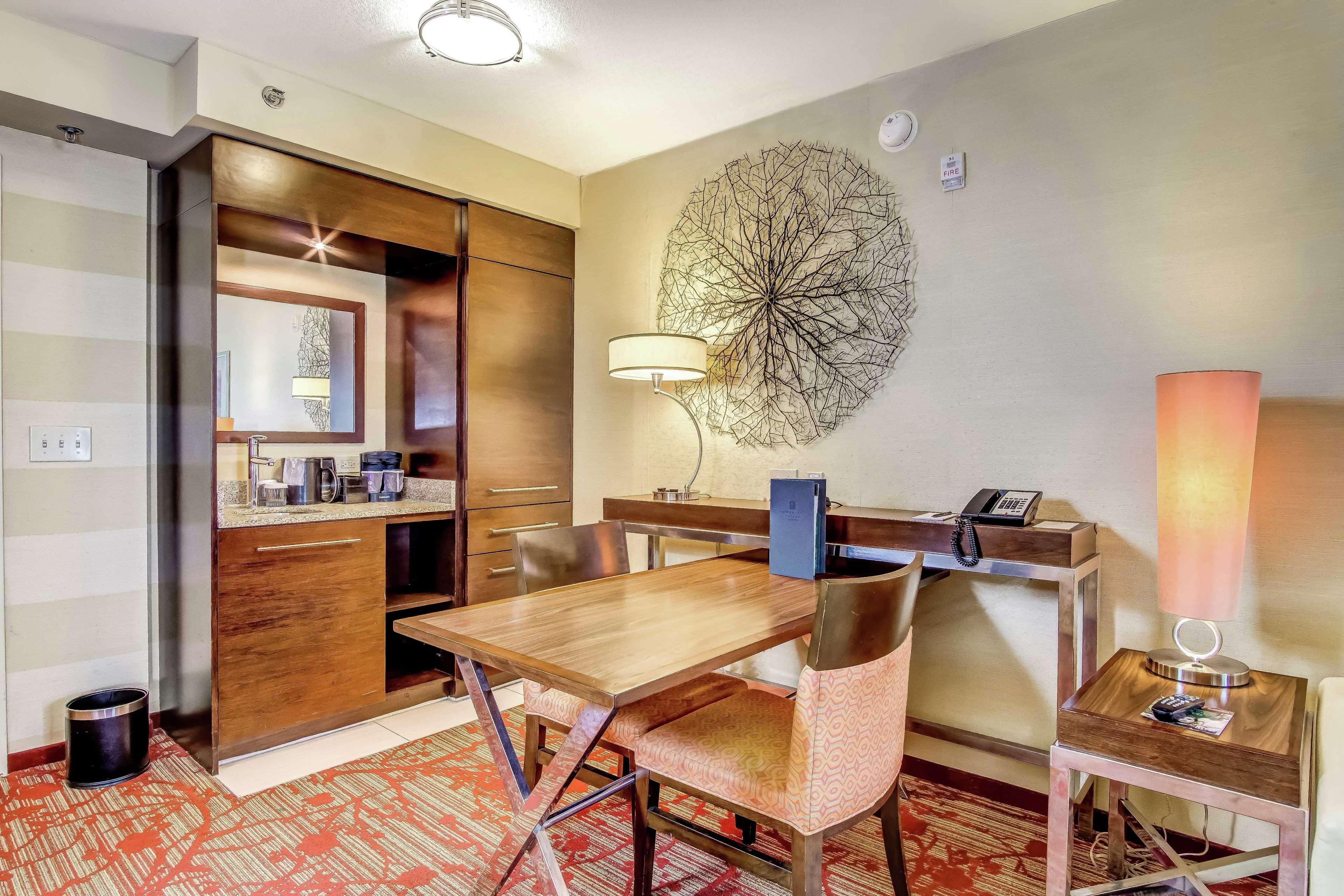Embassy Suites Atlanta - Kennesaw Town Center Екстер'єр фото