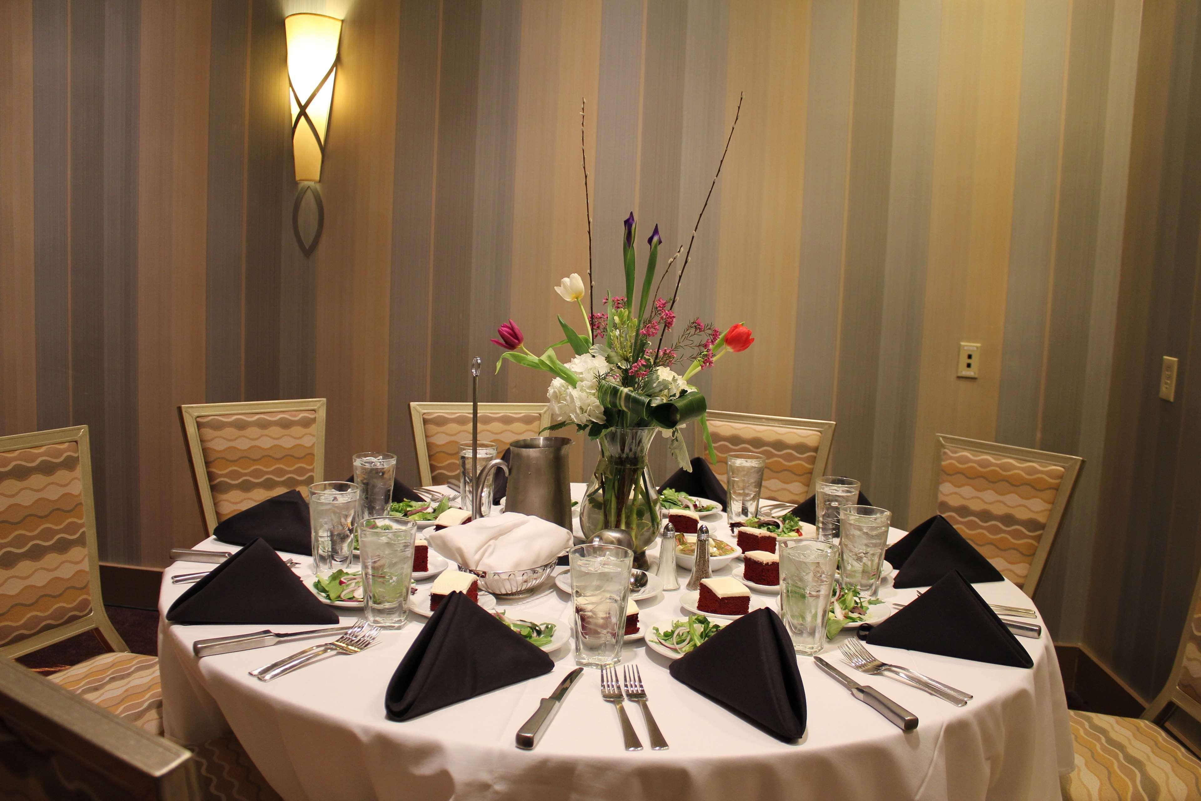 Embassy Suites Atlanta - Kennesaw Town Center Екстер'єр фото