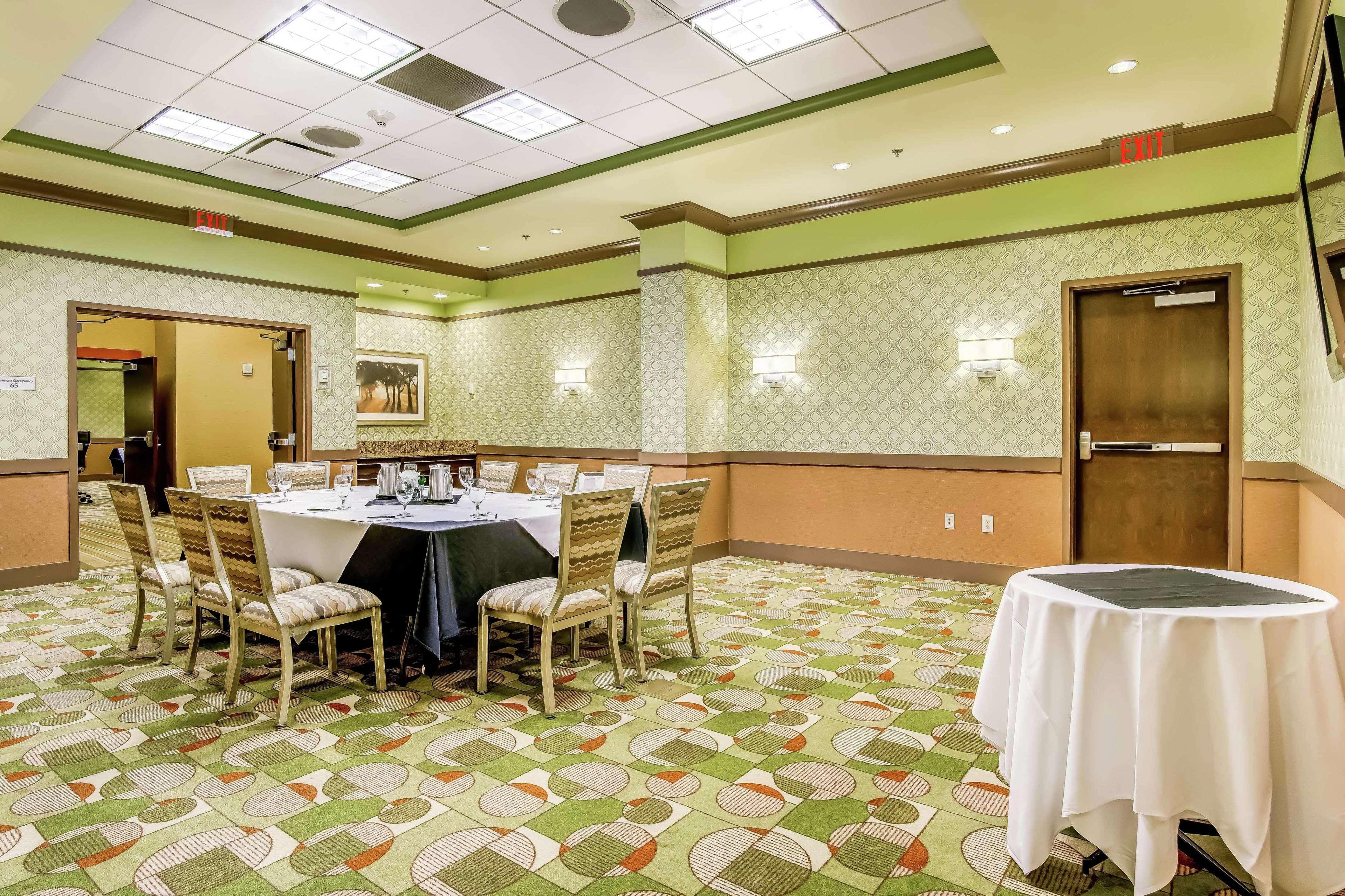Embassy Suites Atlanta - Kennesaw Town Center Екстер'єр фото