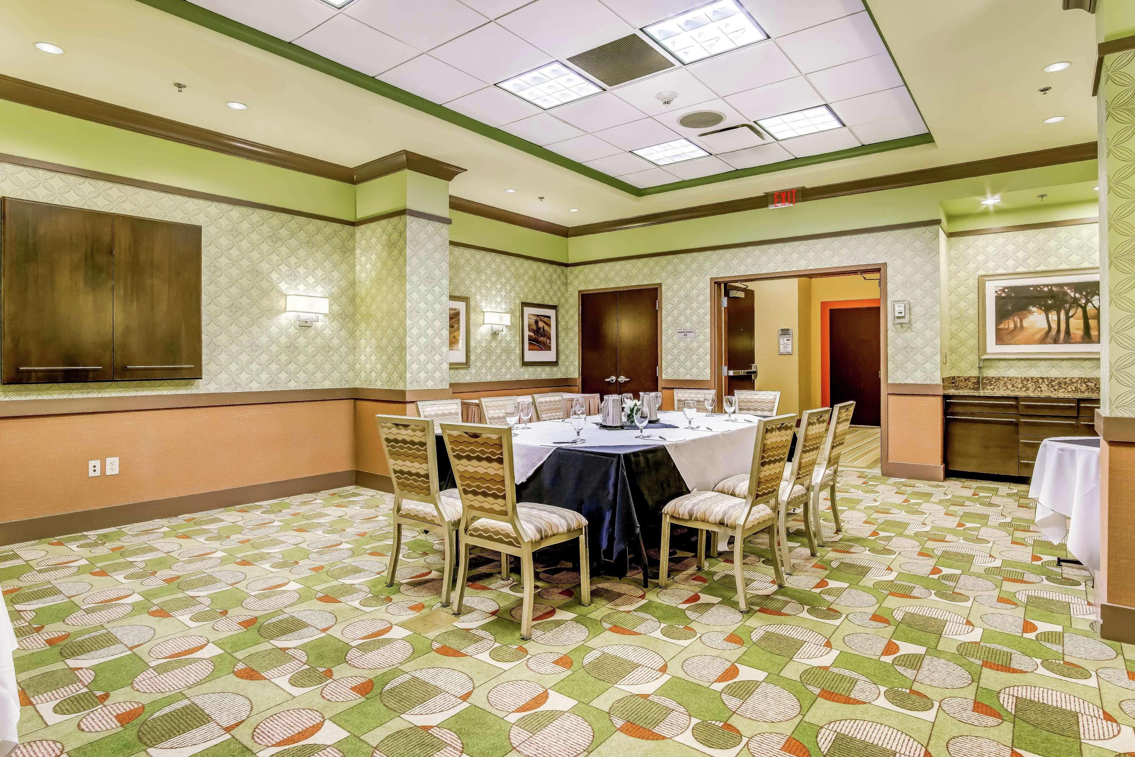 Embassy Suites Atlanta - Kennesaw Town Center Екстер'єр фото